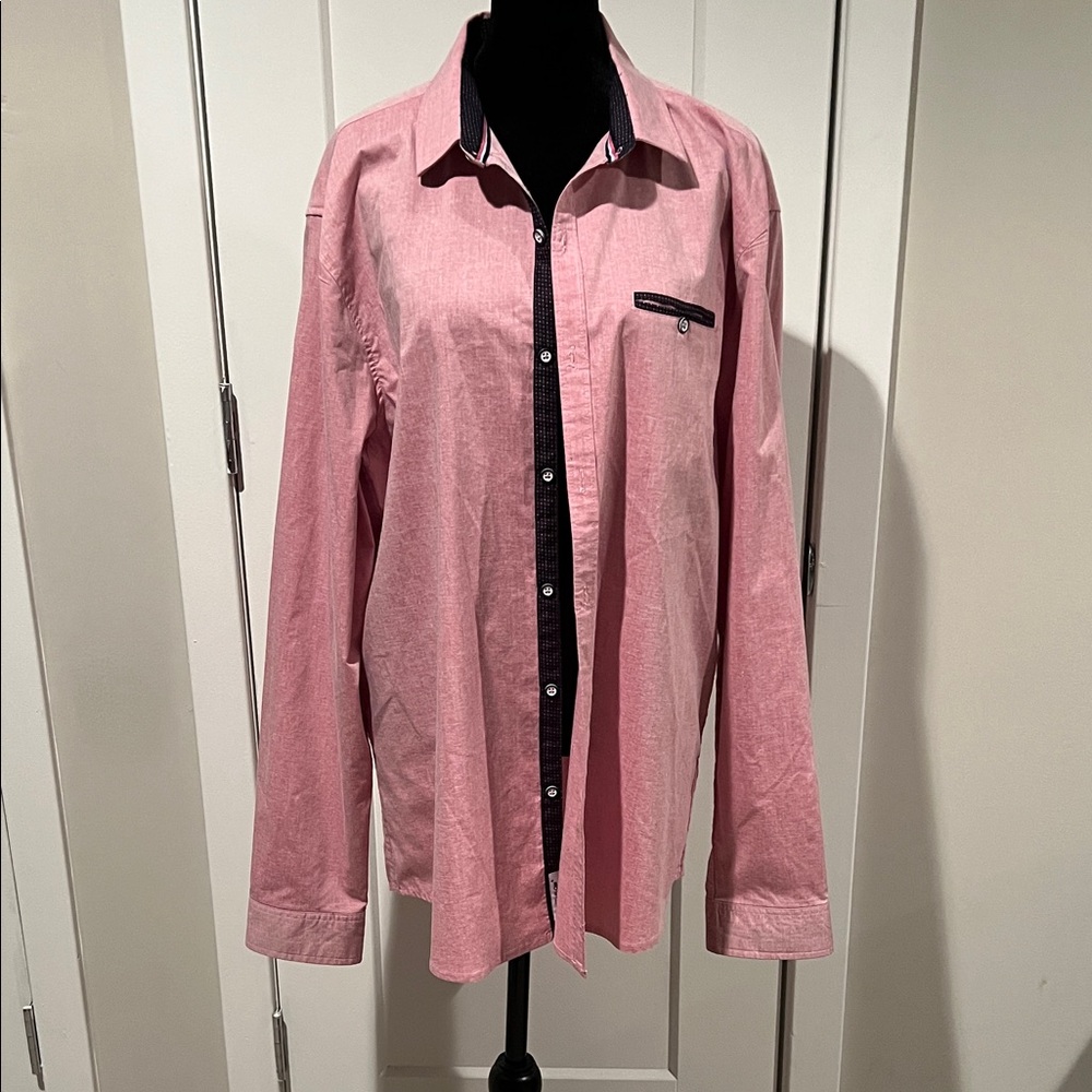 Casual Pink Button-Down Shirt with Contrast Trim